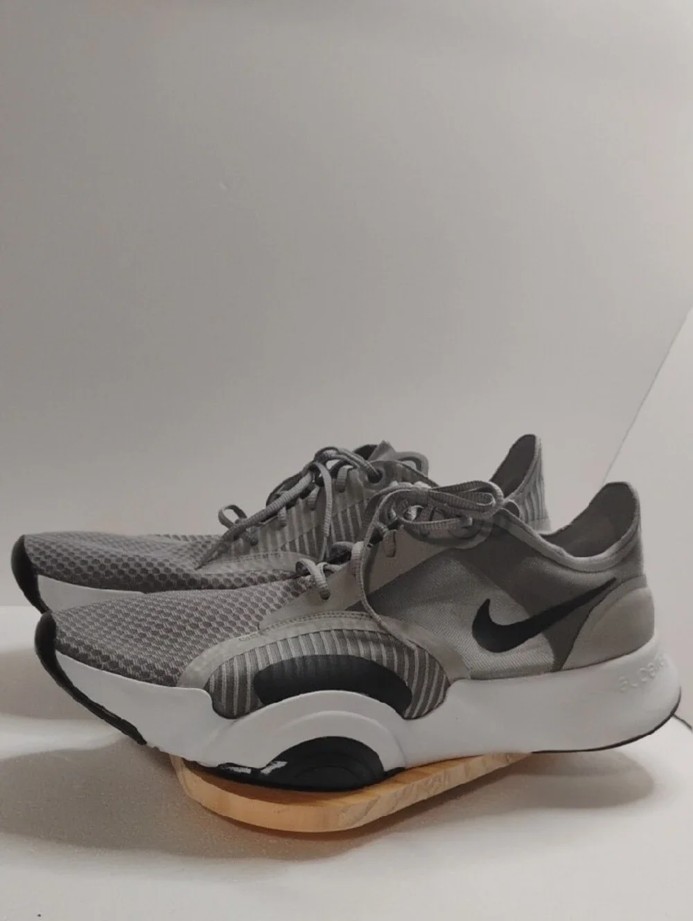 Nike Men's Grey Knit Lace-Up Sneakers